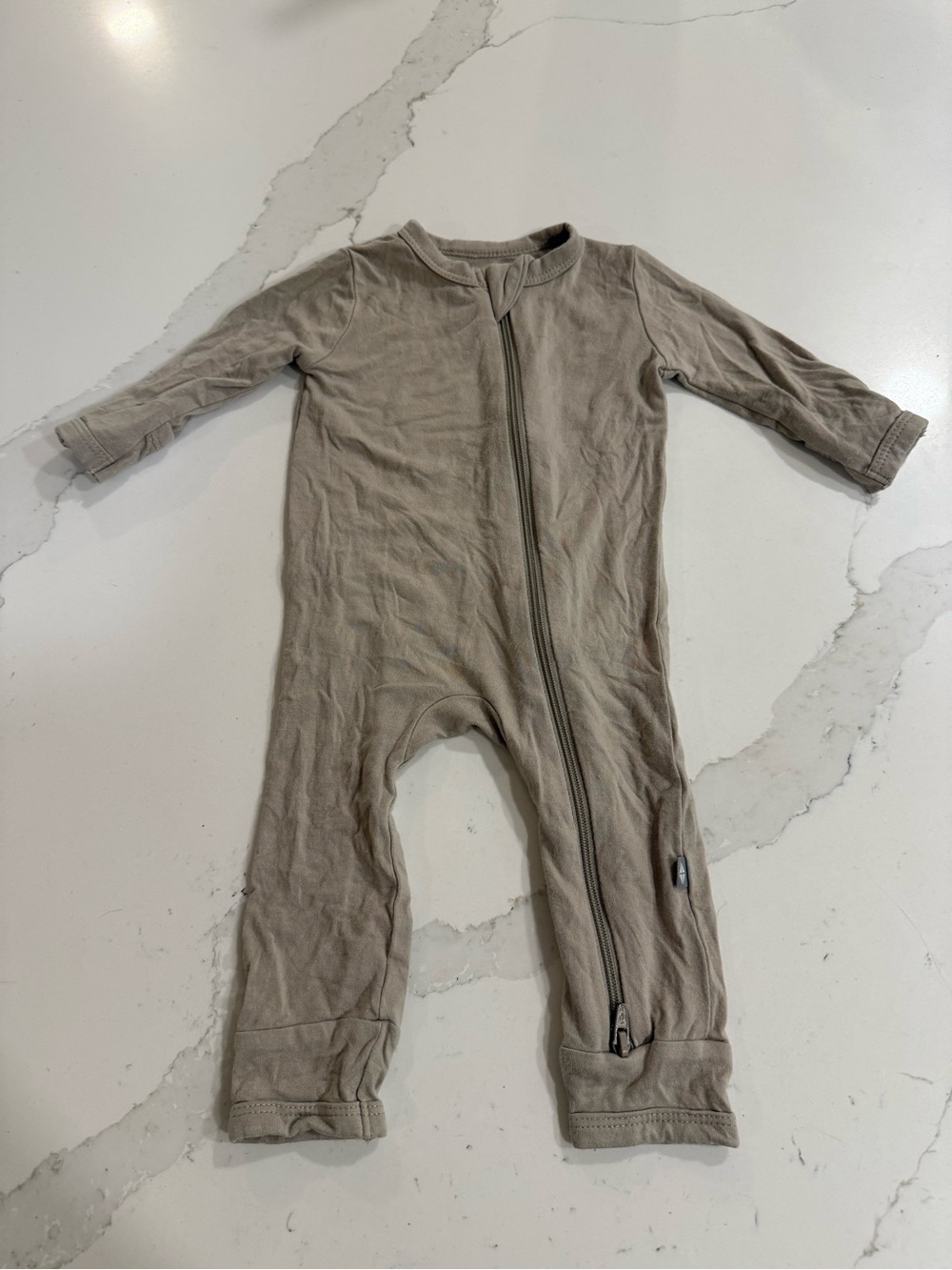 Kyte BABY Khaki Zippered Romper Pajama Newborn